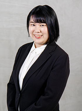 歯科医師　長澤佳那

