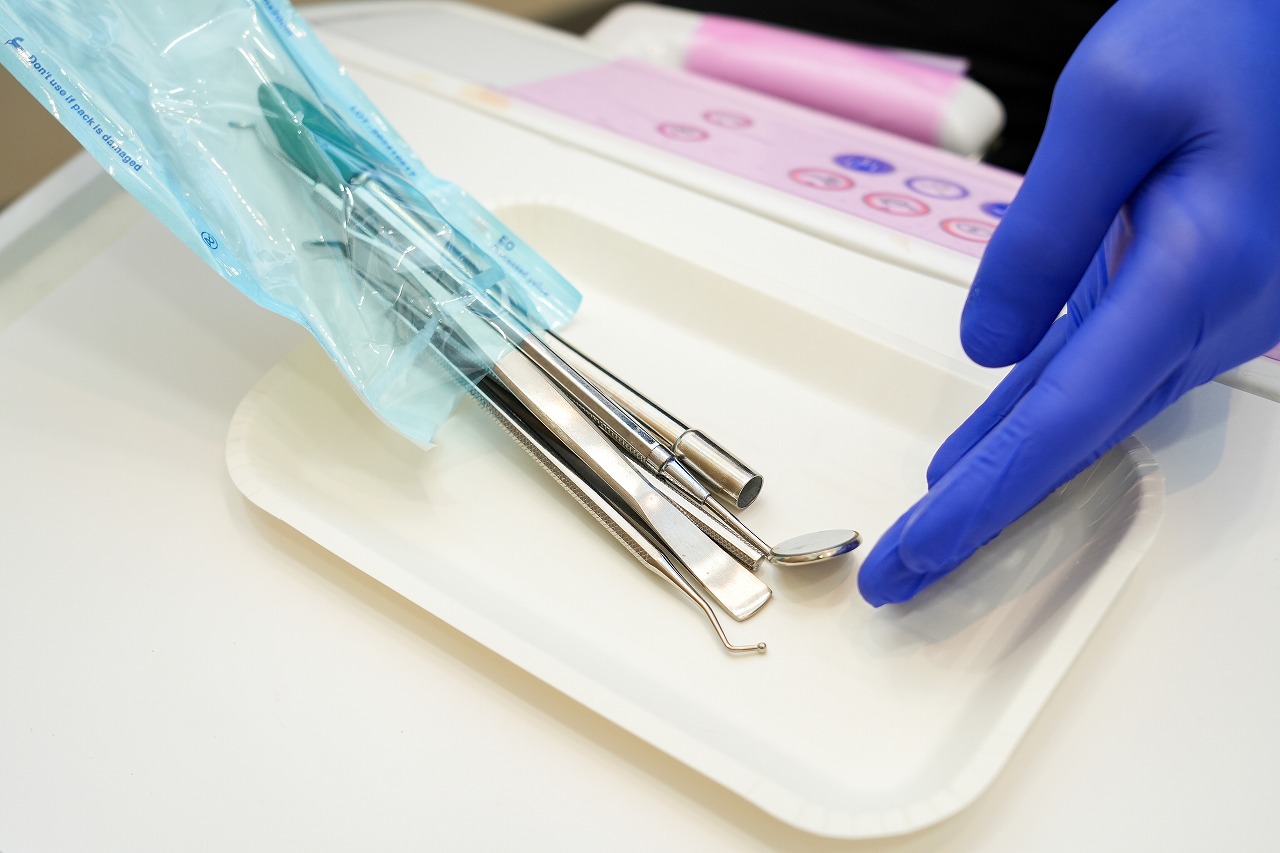 お一人お一人に完全滅菌された器具